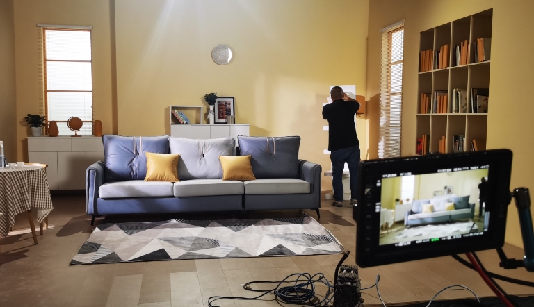 鄭州公司宣傳片拍攝公司：廣告宣傳片制作有哪些主要的優(yōu)勢(shì)和特點(diǎn)？